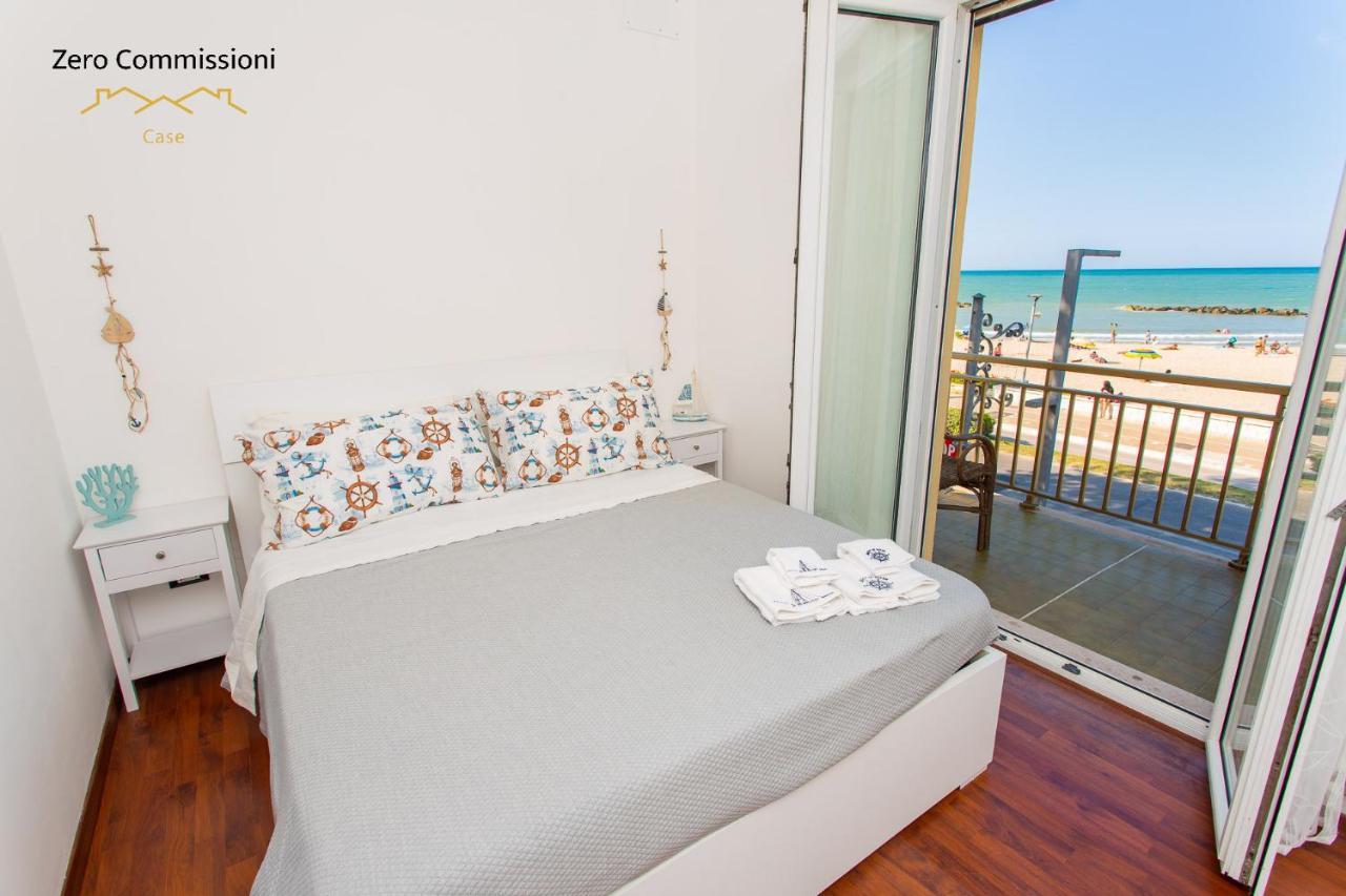 Palm Beach House - Vista Mare Montesilvano Marina エクステリア 写真