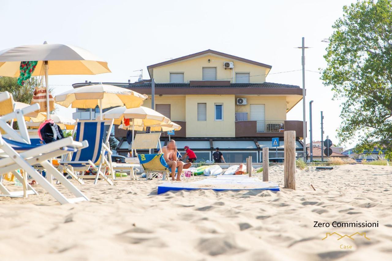 Palm Beach House - Vista Mare Montesilvano Marina エクステリア 写真